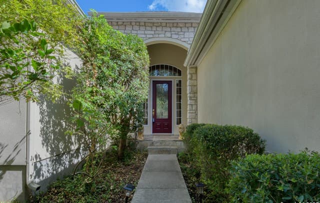 4-bedroom rental at 6811 Lendell St in San Antonio, TX — photo 3