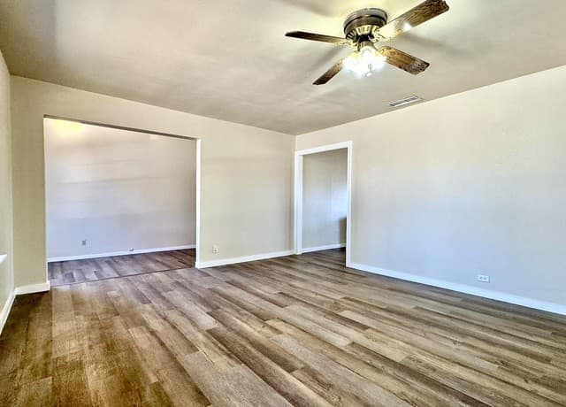 4-bedroom rental at 19524 S Benton in Lytle, TX — photo 4