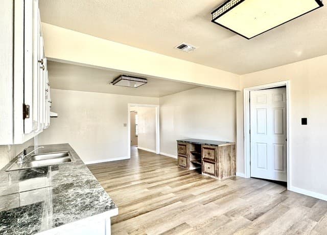 4-bedroom rental at 19524 S Benton in Lytle, TX — photo 5