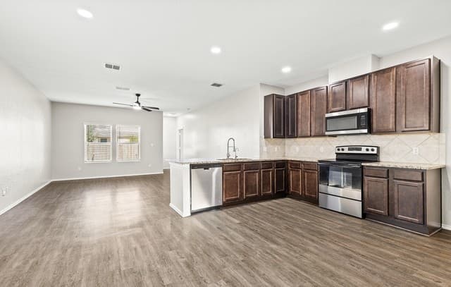 4-bedroom rental at 9419 Trap Rock in San Antonio, TX — photo 4