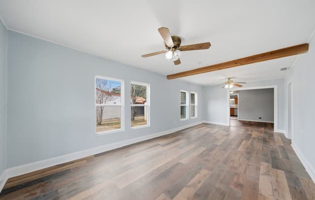 3-bedroom rental at 1521 B Street in Floresville, TX — photo 3