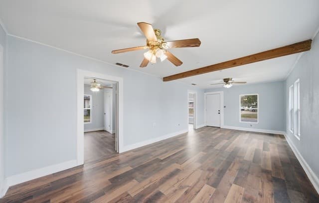 3-bedroom rental at 1521 B Street in Floresville, TX — photo 4