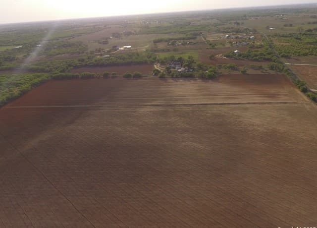 rental at 12296 La Vernia in Adkins, TX — photo 2