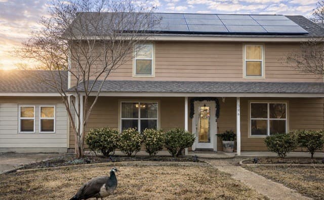 4-bedroom rental at 306 Flores Oaks in Floresville, TX — photo 4