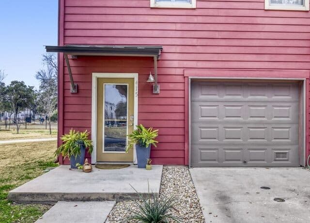 2-bedroom rental at 415 Santa Clara Unit 1 in San Antonio, TX — photo 1