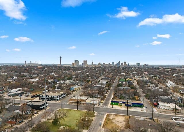 rental at 802 N New Braunfels #1 in San Antonio, TX — photo 4