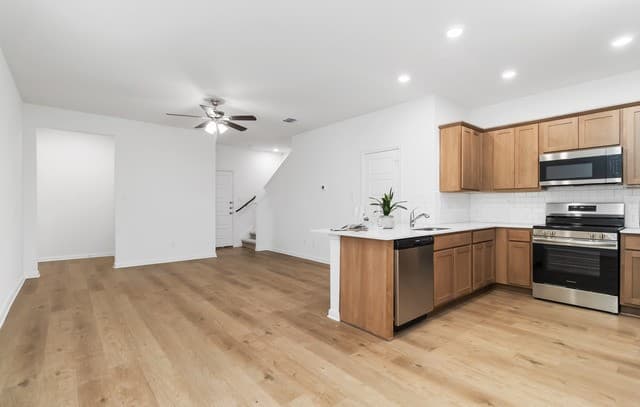 3-bedroom rental at 15526 Suess Hill Unit 1 in San Antonio, TX — photo 5