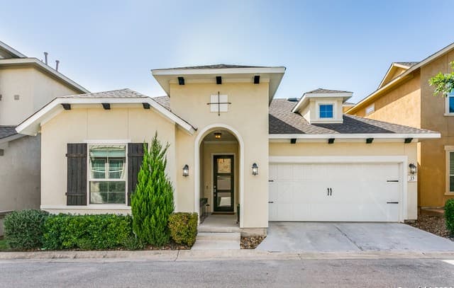 3-bedroom rental at 11202 Vance Jackson Rd #15 in San Antonio, TX — photo 1