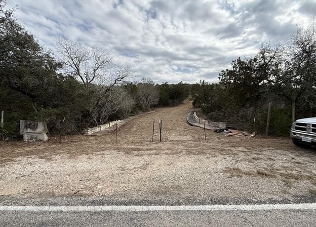 rental at 2235 Park Road 37 in Helotes, TX — photo 1