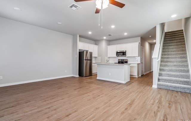rental at 3936 Abbott Pass in St Hedwig, TX — photo 2