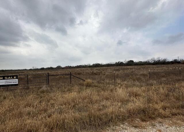 rental at 000 E Fm 462 in Moore, TX — photo 3