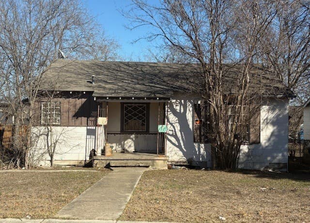 3-bedroom rental at 1610 22nd in San Antonio, TX — photo 1