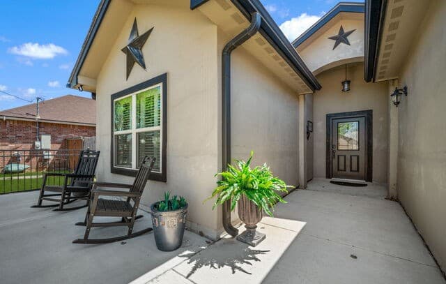 5-bedroom rental at 15820 Chippewa in Selma, TX — photo 4