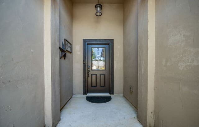 5-bedroom rental at 15820 Chippewa in Selma, TX — photo 5