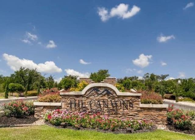 rental at 23111 Norfolk Cyn in San Antonio, TX — photo 1