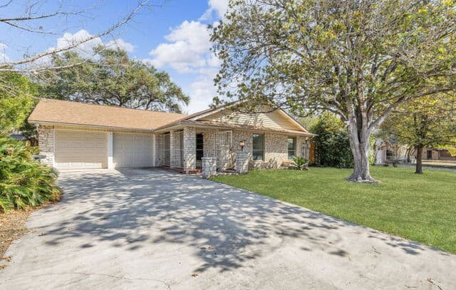 3-bedroom rental at 5606 Rolling Ridge in San Antonio, TX — photo 2