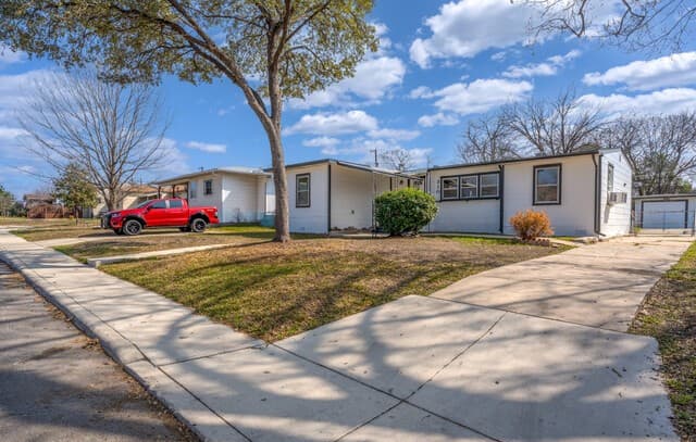 3-bedroom rental at 310 Merry Ann in San Antonio, TX — photo 3