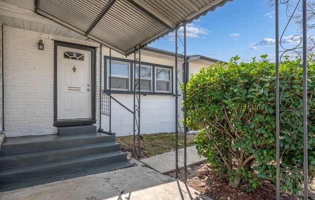 3-bedroom rental at 310 Merry Ann in San Antonio, TX — photo 4