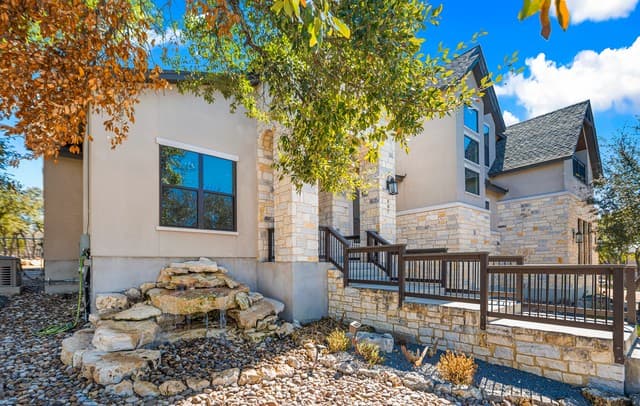 4-bedroom rental at 407 Havasu in Spring Branch, TX — photo 4