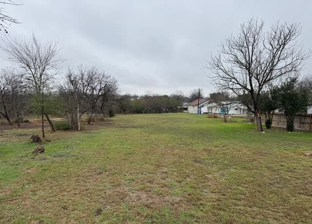 rental at 237 Chickering Ave in San Antonio, TX — photo 2