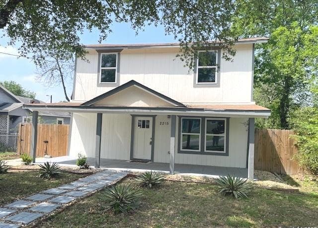3-bedroom rental at 2215 Saint Anthony in San Antonio, TX — photo 1