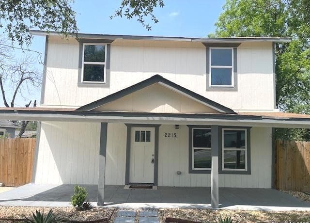 3-bedroom rental at 2215 Saint Anthony in San Antonio, TX — photo 4