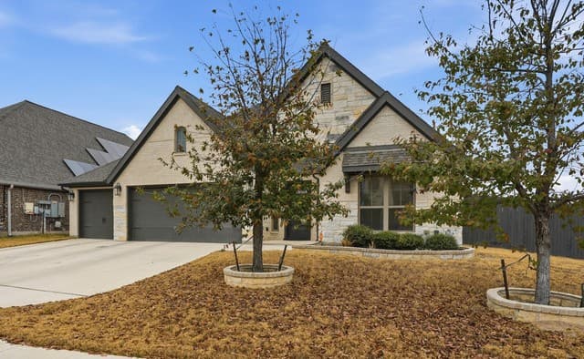 4-bedroom rental at 14107 Rio Lobo in San Antonio, TX — photo 3