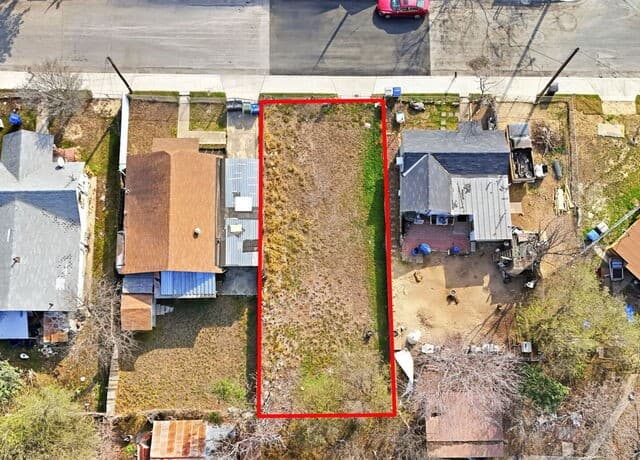 rental at 2229 S Trinity in San Antonio, TX — photo 4