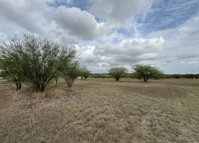 rental at 946 Country Lane in Marion, TX — photo 1