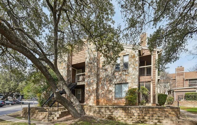 1-bedroom rental at 11520 Huebner Unit 504 in San Antonio, TX — photo 3