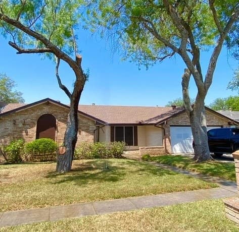 3-bedroom rental at 5830 Royal Haven in San Antonio, TX — photo 1