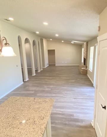 3-bedroom rental at 5830 Royal Haven in San Antonio, TX — photo 5