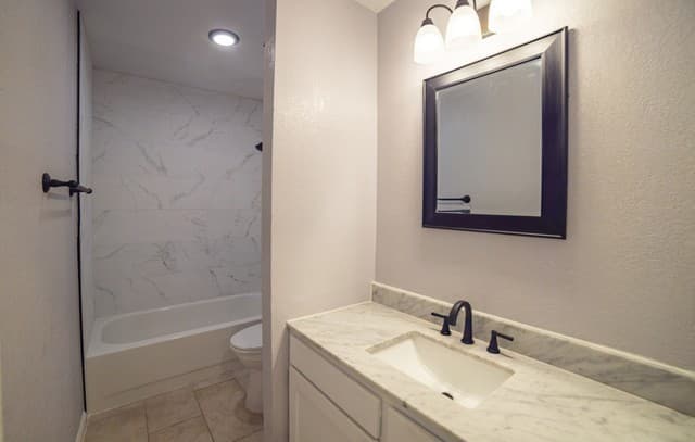 3-bedroom rental at 9519 Brook Green in San Antonio, TX — photo 4