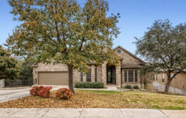 5-bedroom rental at 8330 Magdalena Run in Helotes, TX — photo 2