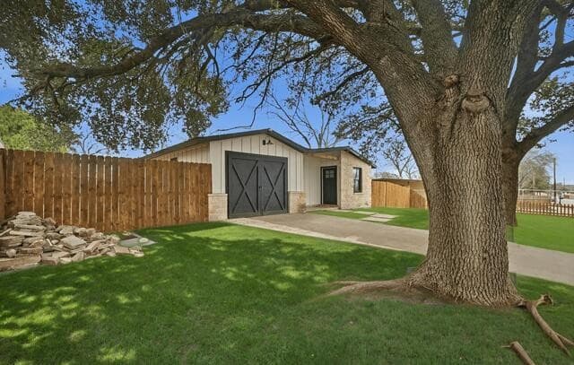 3-bedroom rental at 2050 Springvale in San Antonio, TX — photo 2