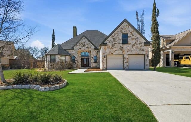 3-bedroom rental at 250 English Oaks Circle in Boerne, TX — photo 1