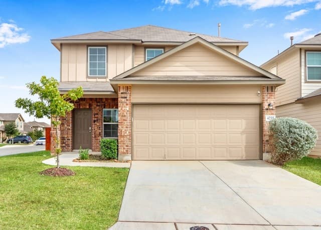 4-bedroom rental at 4258 Fort Palmer Blvd in St Hedwig, TX — photo 1