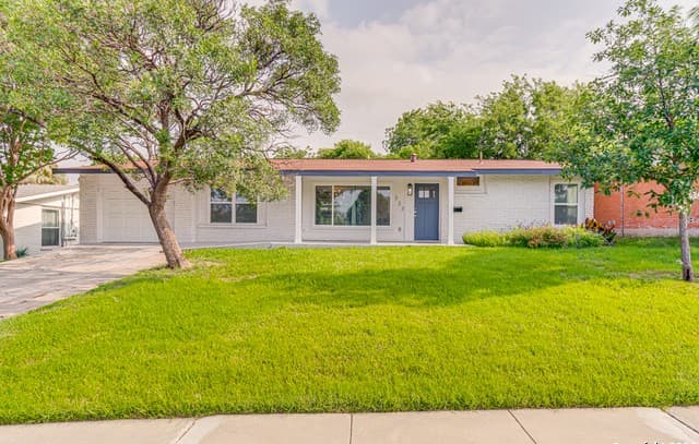 3-bedroom rental at 323 Senova Dr in San Antonio, TX — photo 1