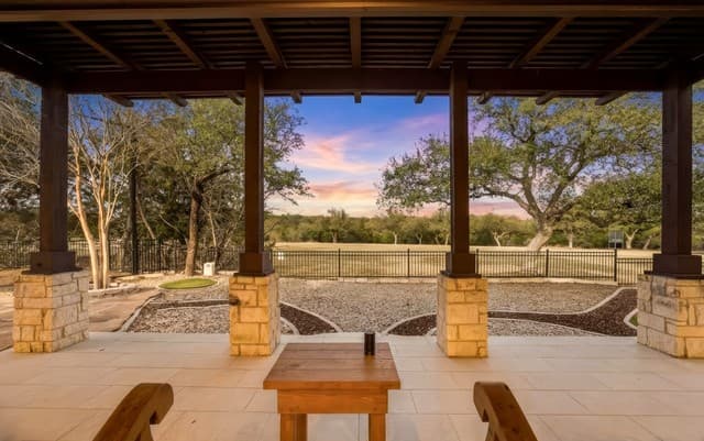 3-bedroom rental at 115 E Eli Chandler in Blanco, TX — photo 5
