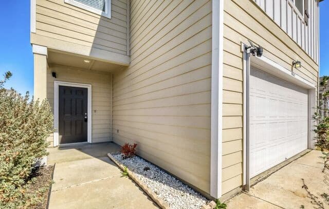4-bedroom rental at 5247 Hickory Pl in San Antonio, TX — photo 3