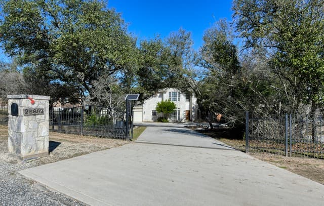 3-bedroom rental at 25802 Whata Vw in San Antonio, TX — photo 3