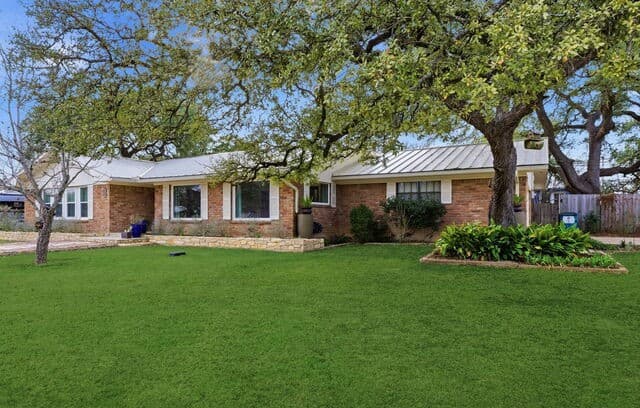 3-bedroom rental at 819 Pecan St. in Blanco, TX — photo 3