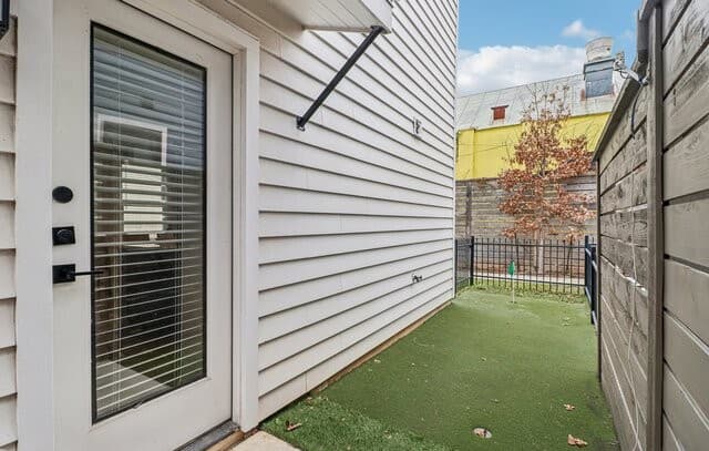 3-bedroom rental at 311 E Evergreen #1 in San Antonio, TX — photo 4