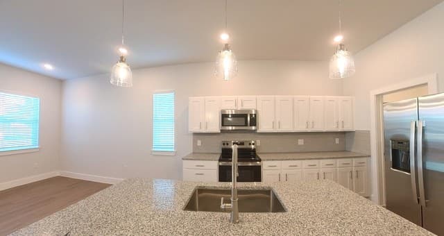 2-bedroom rental at 330 E Carson Unit 1201 in San Antonio, TX — photo 2