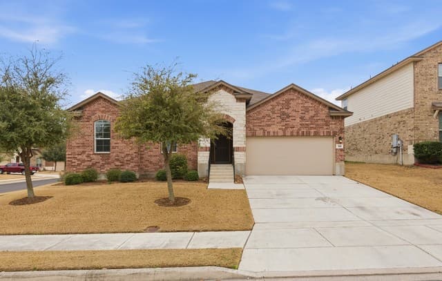 5-bedroom rental at 105 Blaze Moon in Cibolo, TX — photo 2