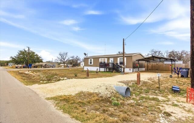 3-bedroom rental at 101 Rocky Ridge in Poteet, TX — photo 3