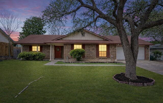 3-bedroom rental at 5815 Echoway in San Antonio, TX — photo 1
