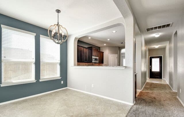 4-bedroom rental at 10248 Shadowy Dusk in Schertz, TX — photo 3