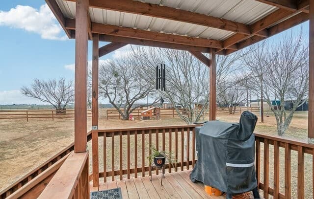 3-bedroom rental at 1170 Atascosa County Road 101 in Floresville, TX — photo 4