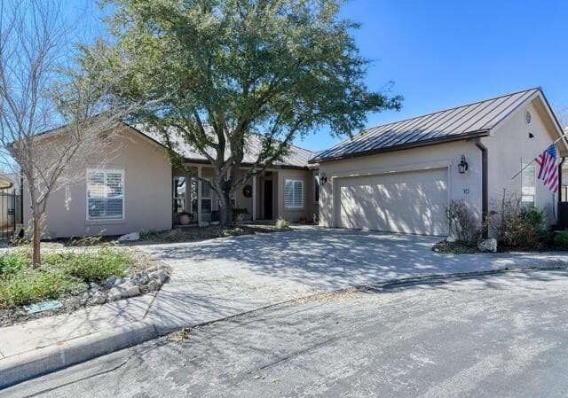 3-bedroom rental at 10 Bryanston in San Antonio, TX — photo 1